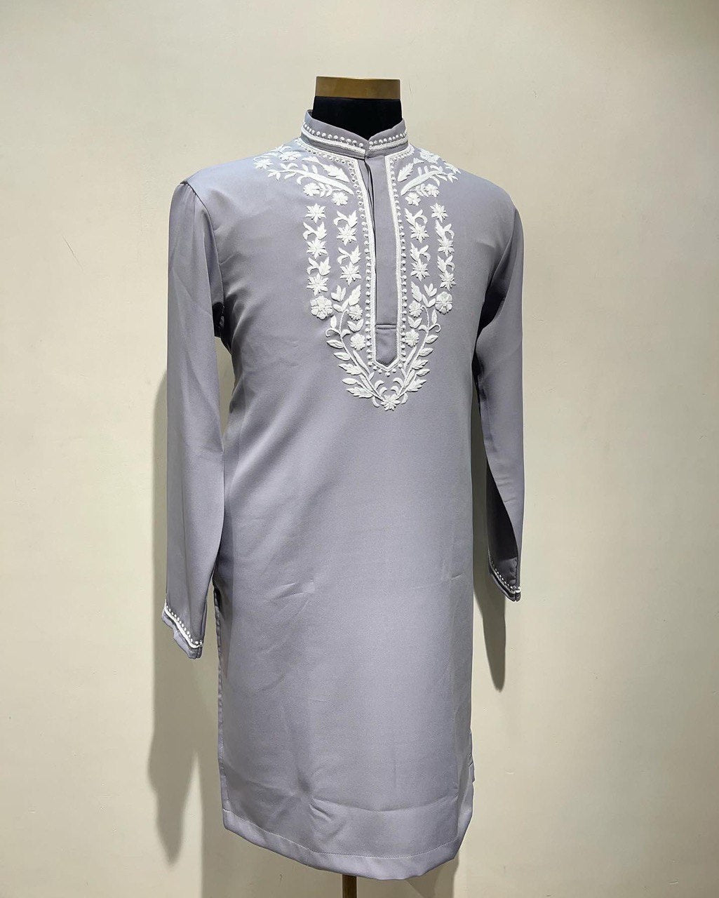 Hand Embroidered Lucknowi Kurta Set