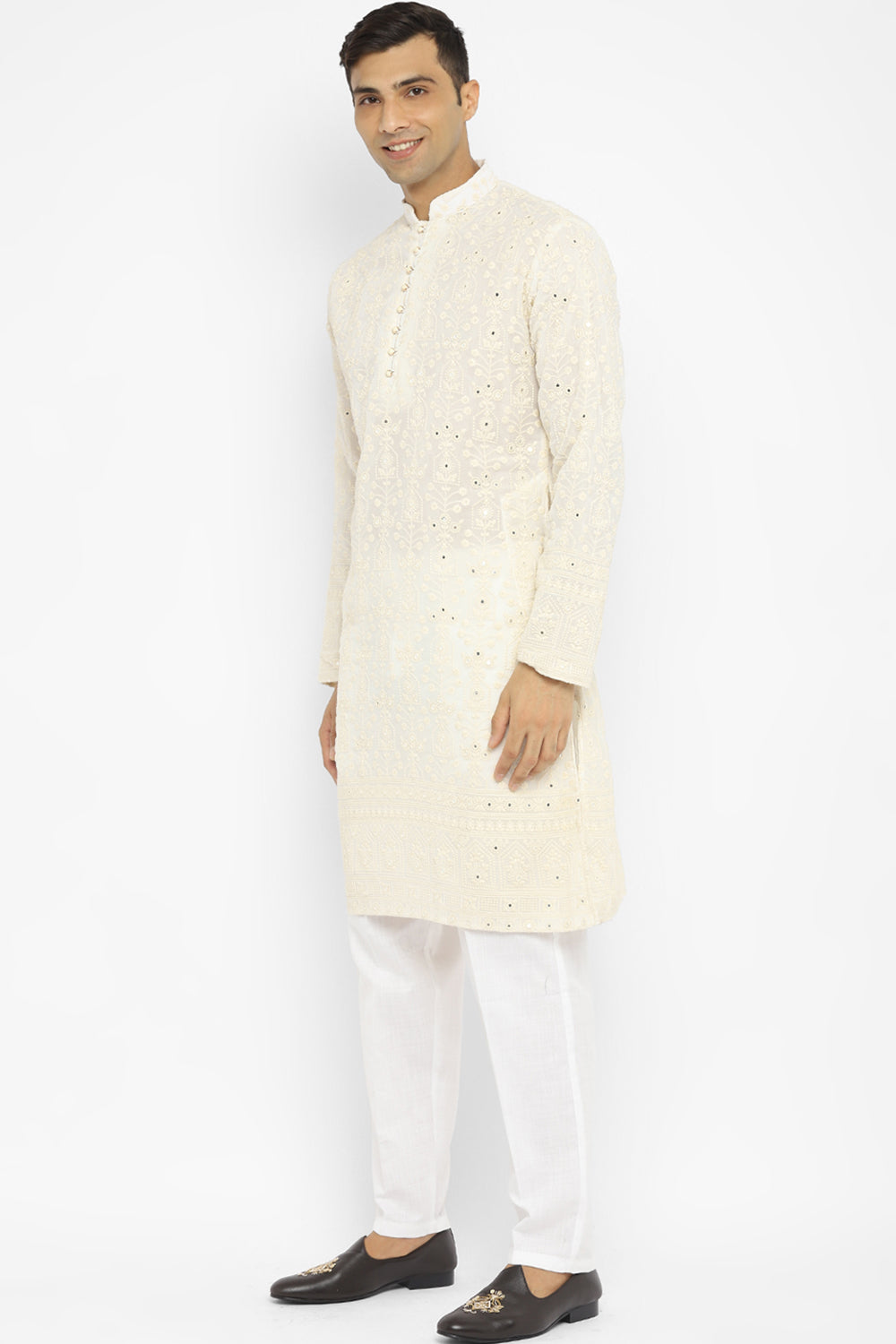 Chikankari Kurta Set With Motif Embroidery