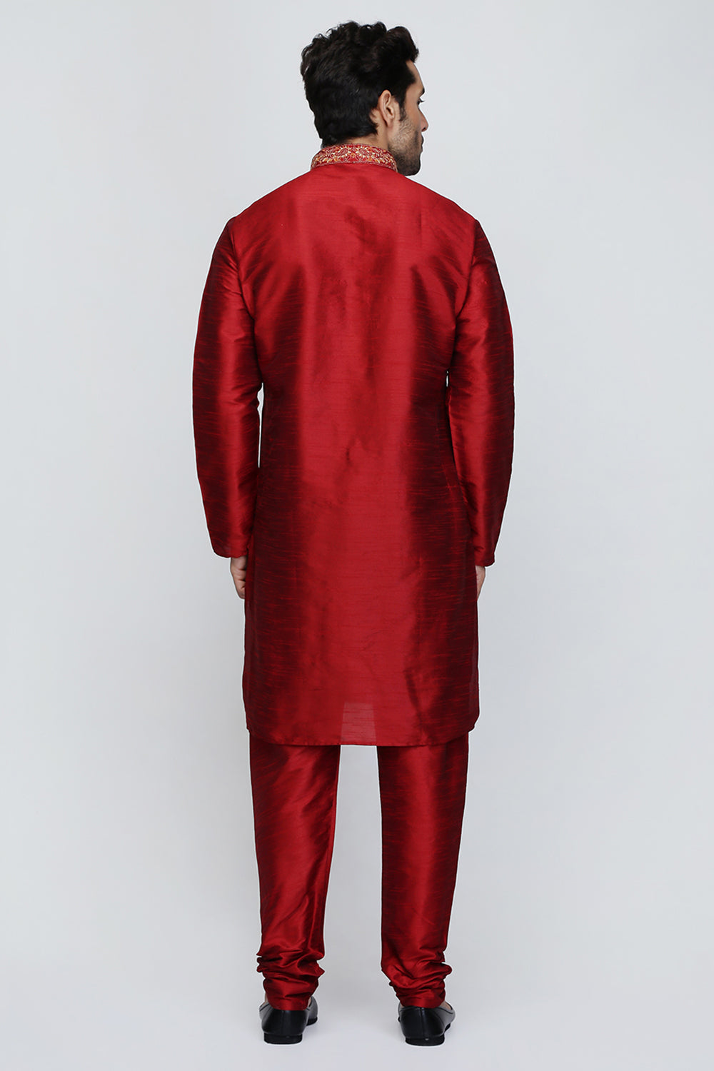 Mens Raw Silk Embroidered Kurta Pyjama Set