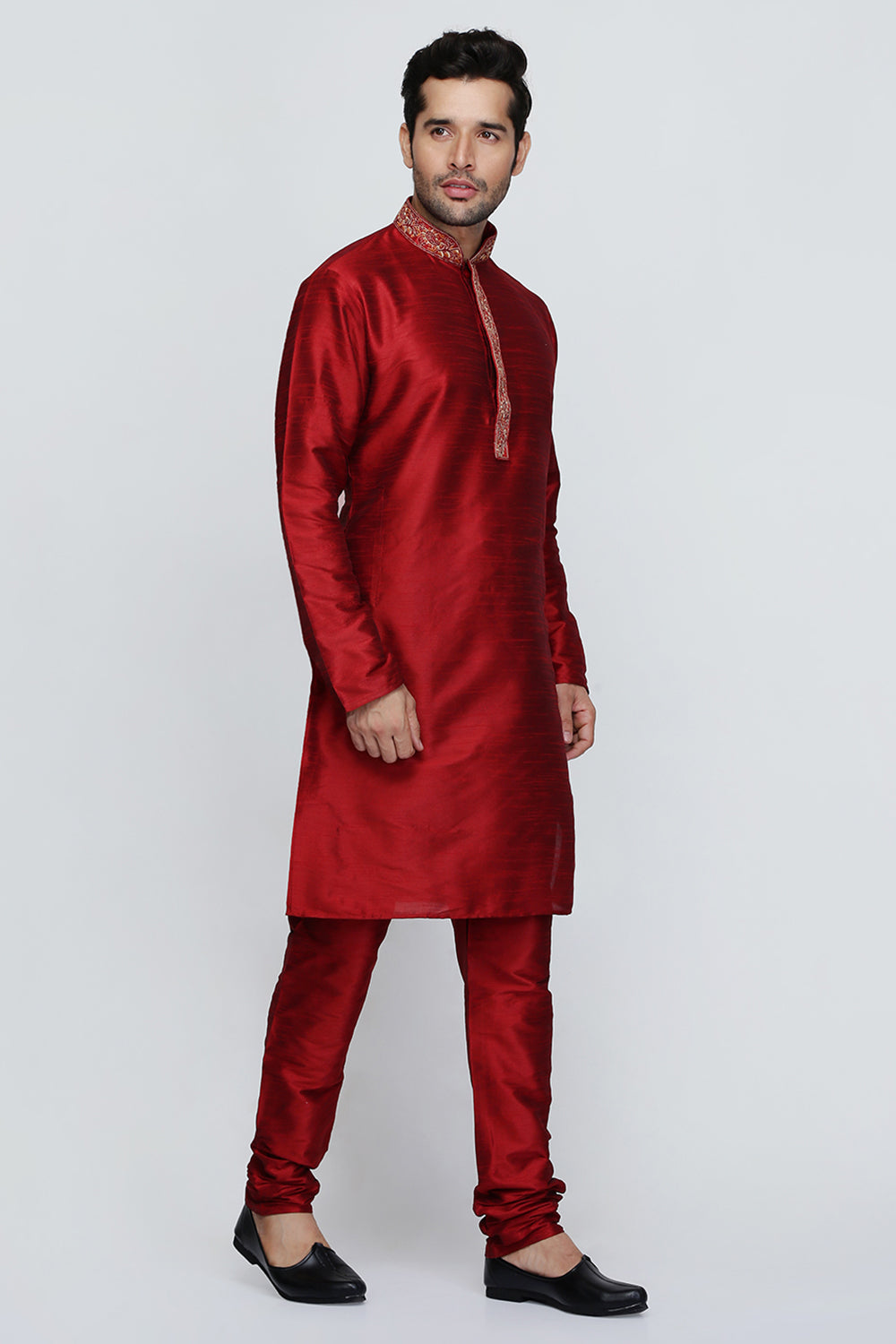 Mens Raw Silk Embroidered Kurta Pyjama Set